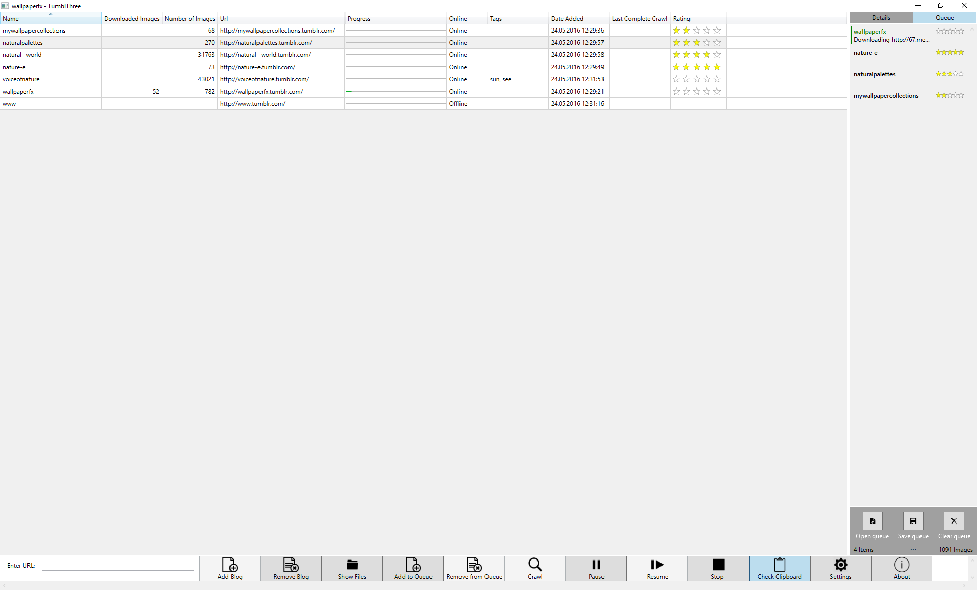 TumblTwo download manager with active queue